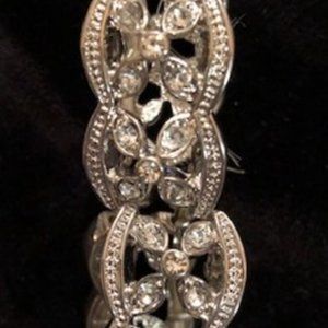 Floral Crystal-beaded Bracelet.